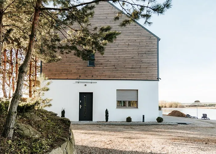 Villa Kolo Wody Strzelce (Namyslow)